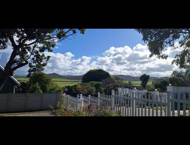 2 BEDROOM HOUSE FOR SALE IN FRAAIUITSIG